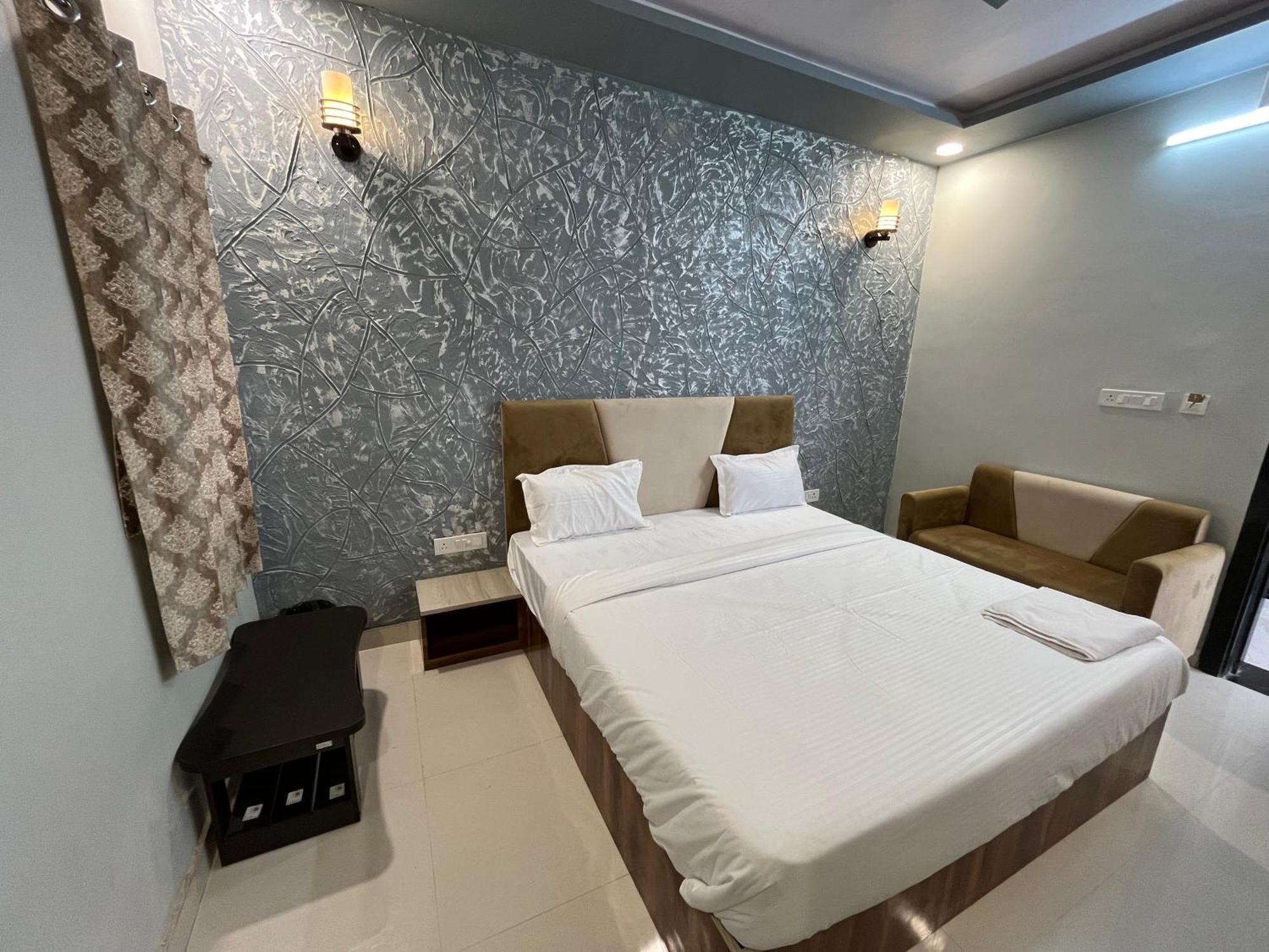 Hotel Rahat Jhalawar ภายนอก รูปภาพ